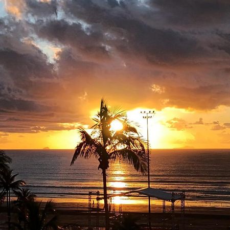 Apartamento Peruibe Pe Na Areia!!! Екстериор снимка